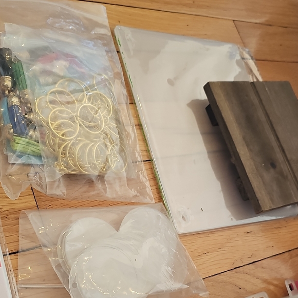 Cricut + Crafting Bundle: NEVER BEEN USED - Picture 6 of 6